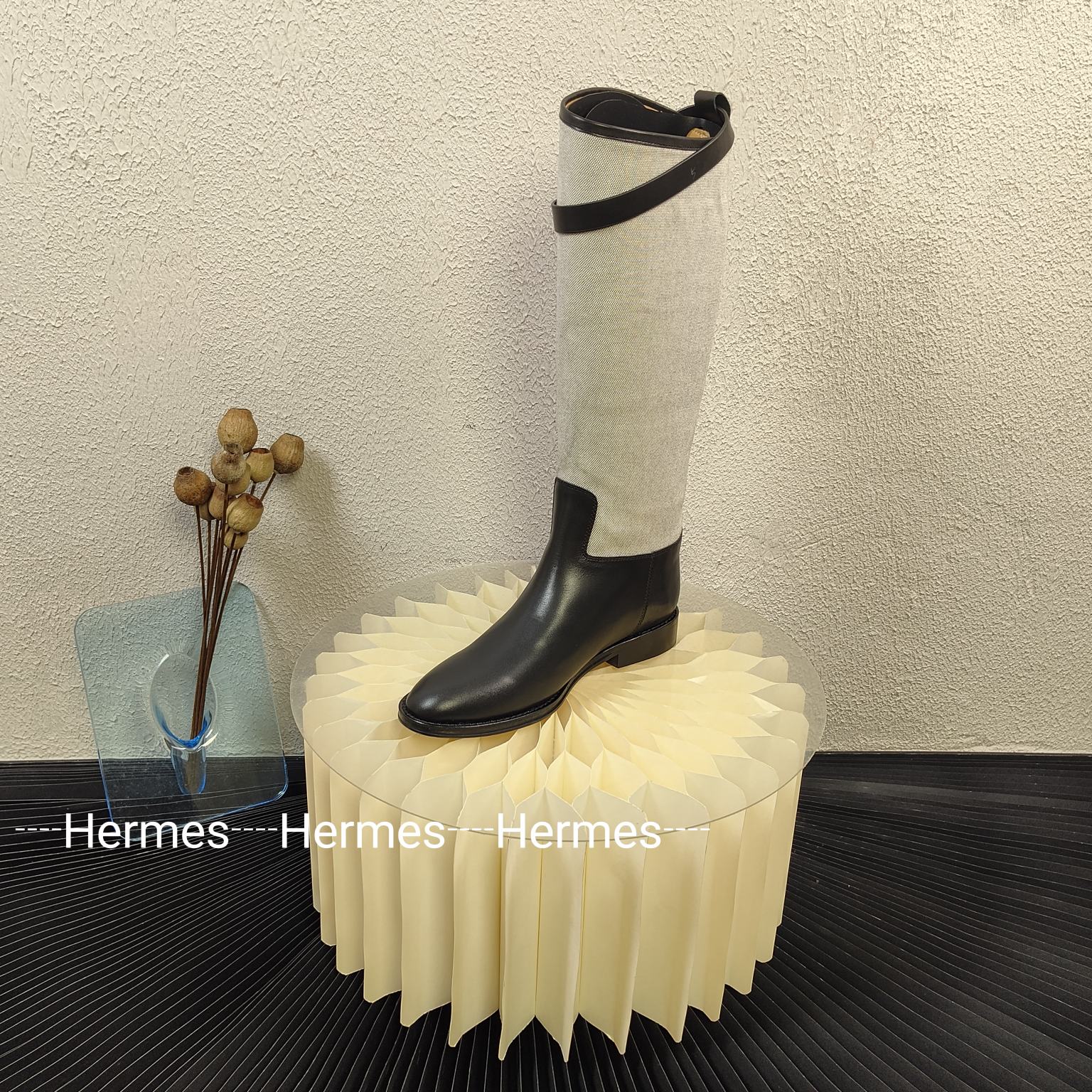 H's classic Kelly buckle new cloth knight boots