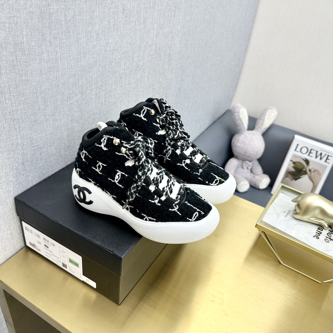 C design  tweed Double C lace-up Sneakers