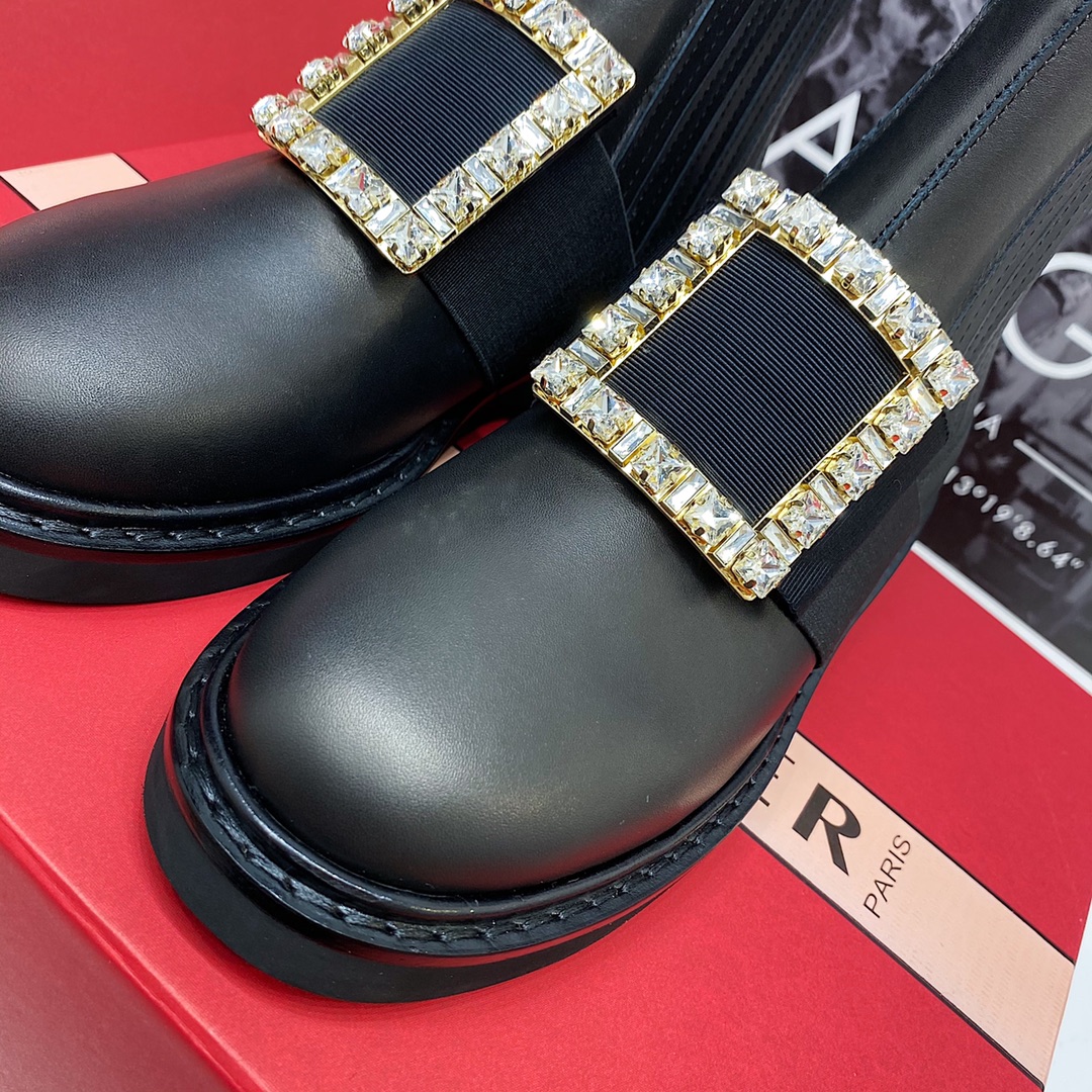Roger Vivier leather buckle short ankle boots