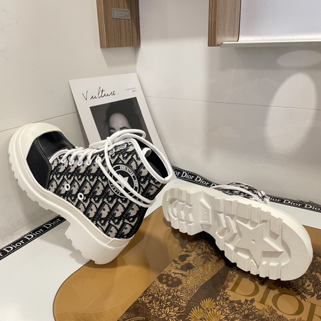 Christian Dior Paris thick sole Martin boots