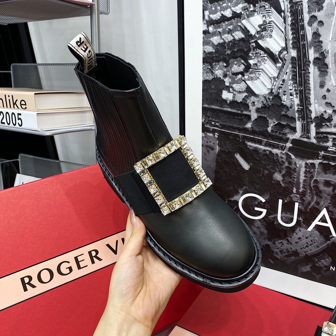 Roger Vivier leather buckle short ankle boots