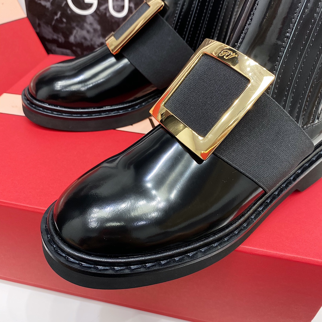 Roger Vivier leather buckle short ankle boots