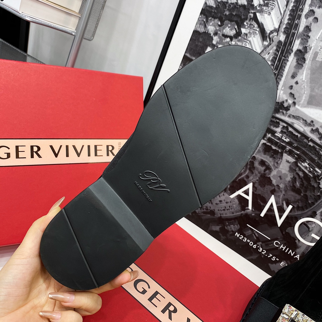 Roger Vivier leather buckle short ankle boots