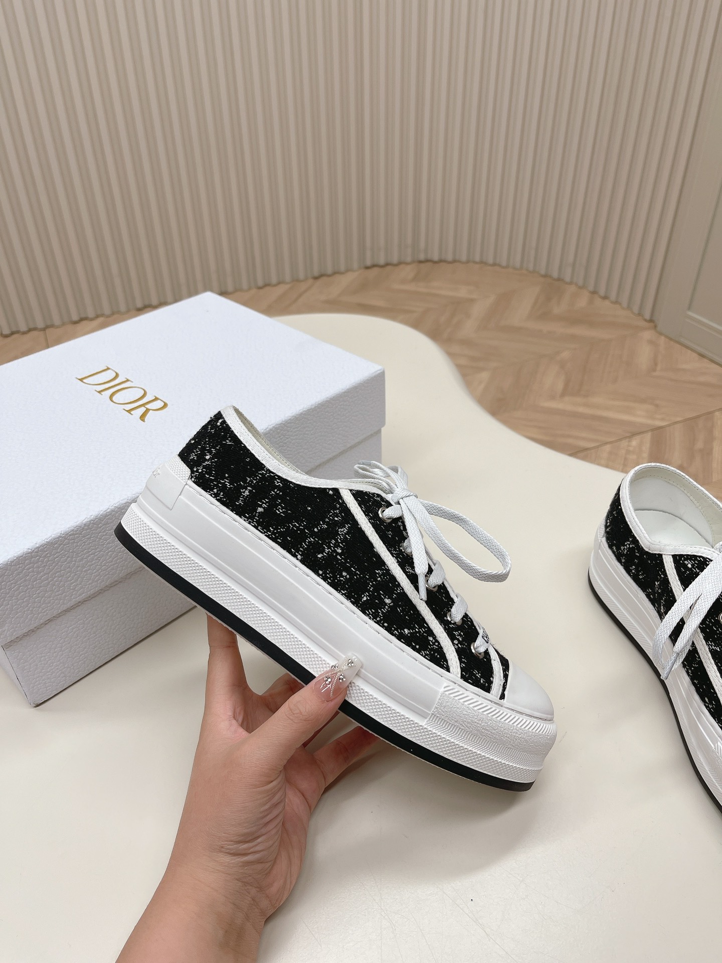 Dior 2024 Walk'n Collection Old Flower Embroidery Thick Canvas Shoes Casual Sneakers