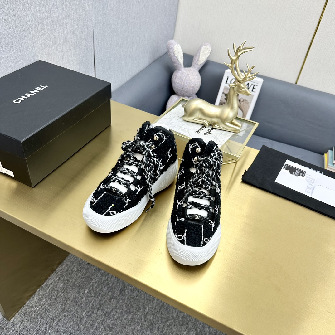 C design  tweed Double C lace-up Sneakers