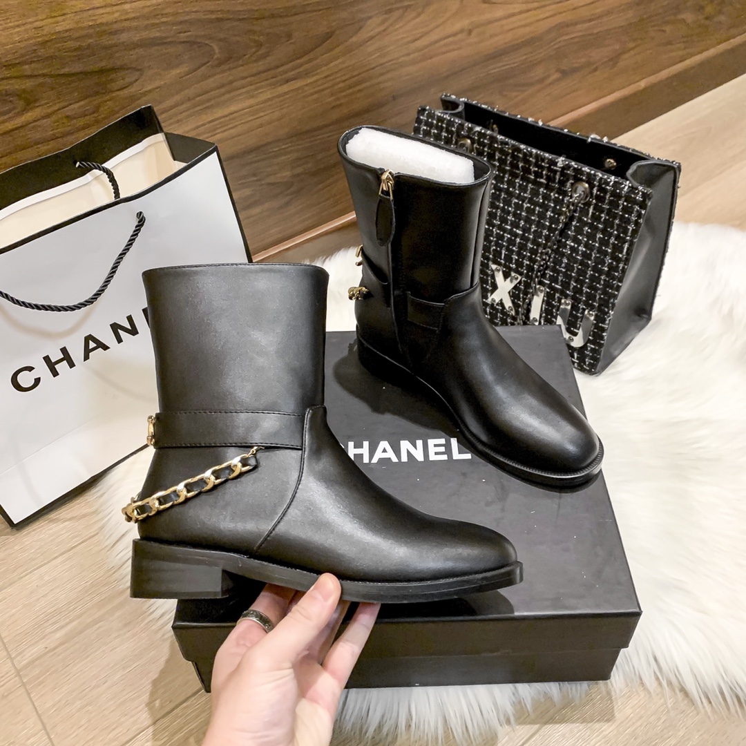 C design  new chain boots