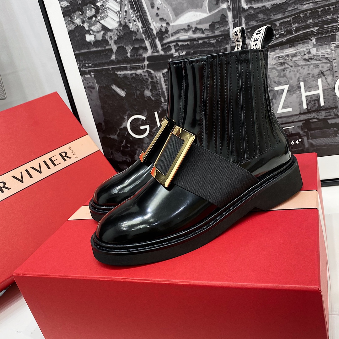 Roger Vivier leather buckle short ankle boots