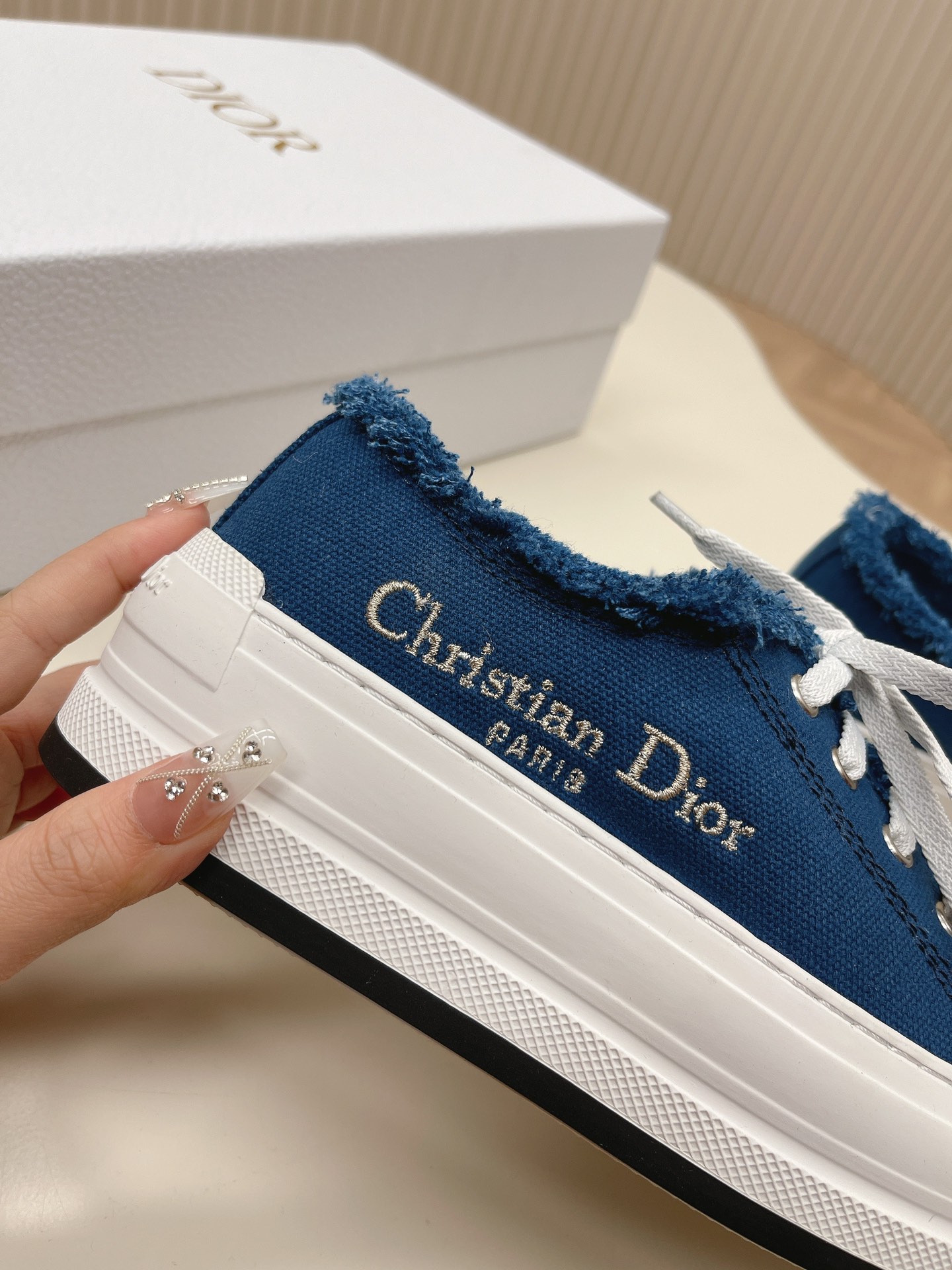 Dior 2024 Walk'n Collection Old Flower Embroidery Thick Canvas Shoes Casual Sneakers