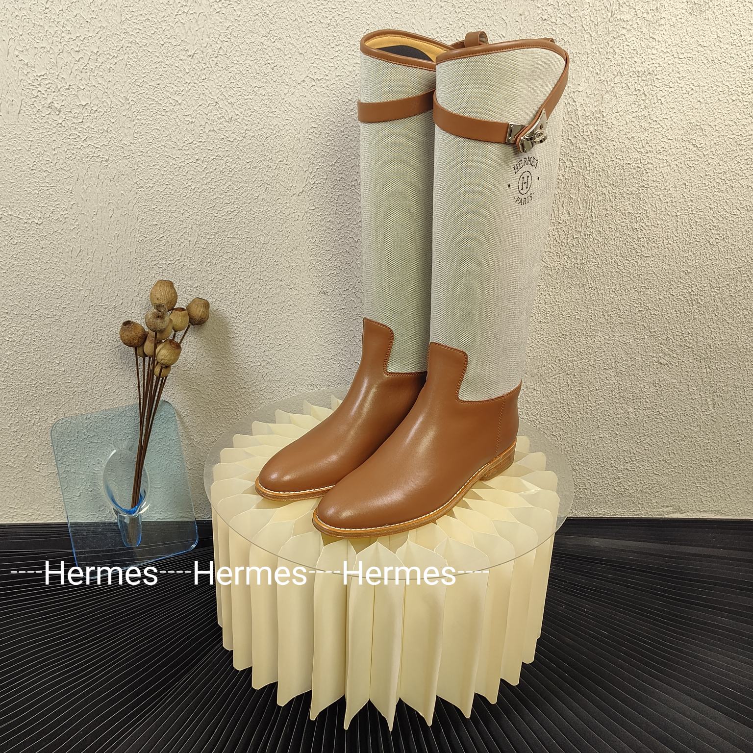 H's classic Kelly buckle new cloth knight boots