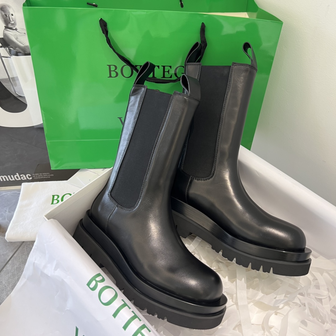 B Design Classic Autumn and Winter Chelsea Boots