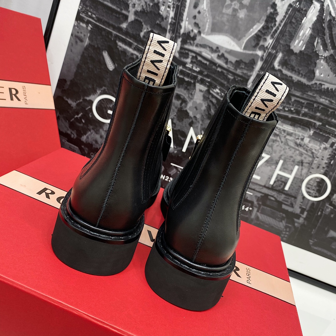 Roger Vivier leather buckle short ankle boots