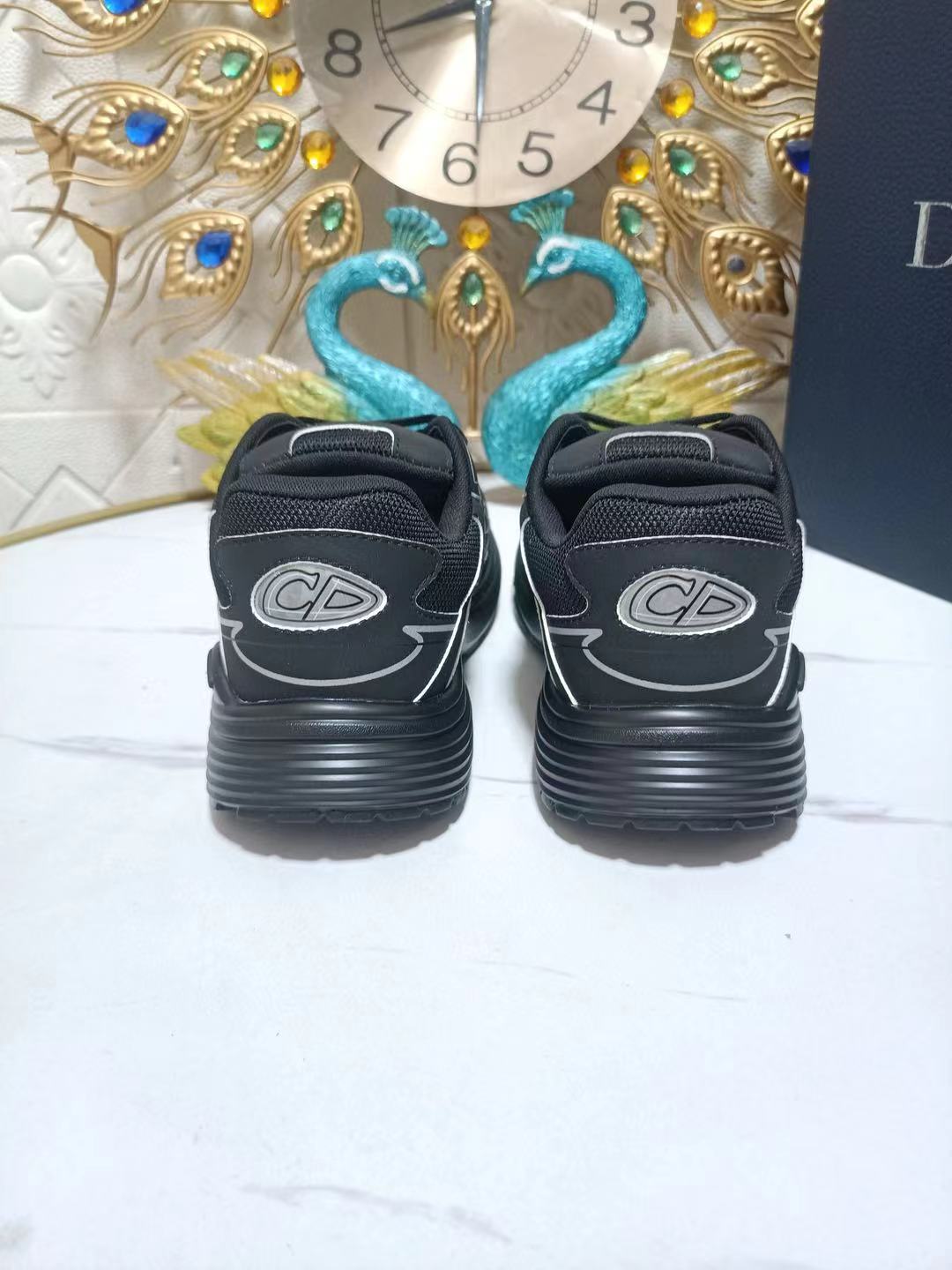 D design versatile sneakers