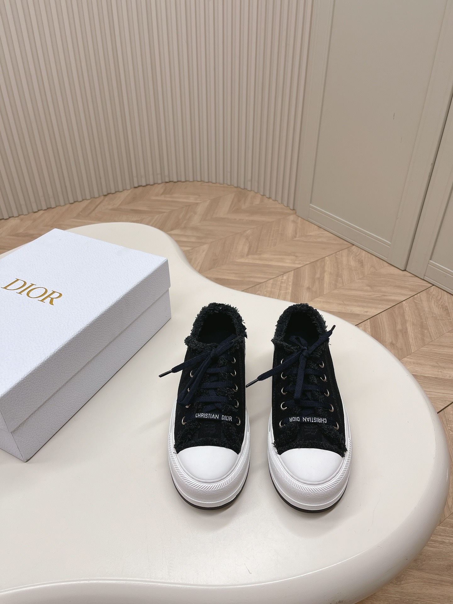 Dior 2024 Walk'n Collection Old Flower Embroidery Thick Canvas Shoes Casual Sneakers