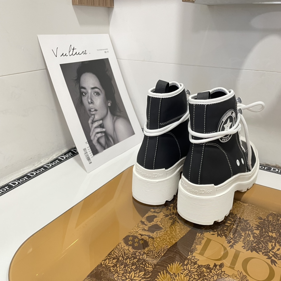 Christian Dior Paris thick sole Martin boots