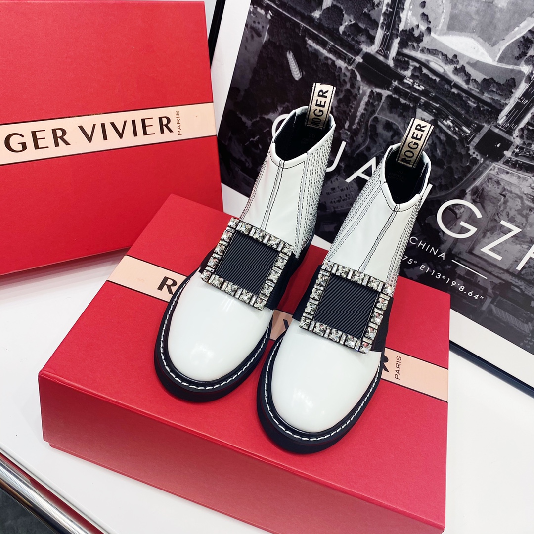 Roger Vivier leather buckle short ankle boots