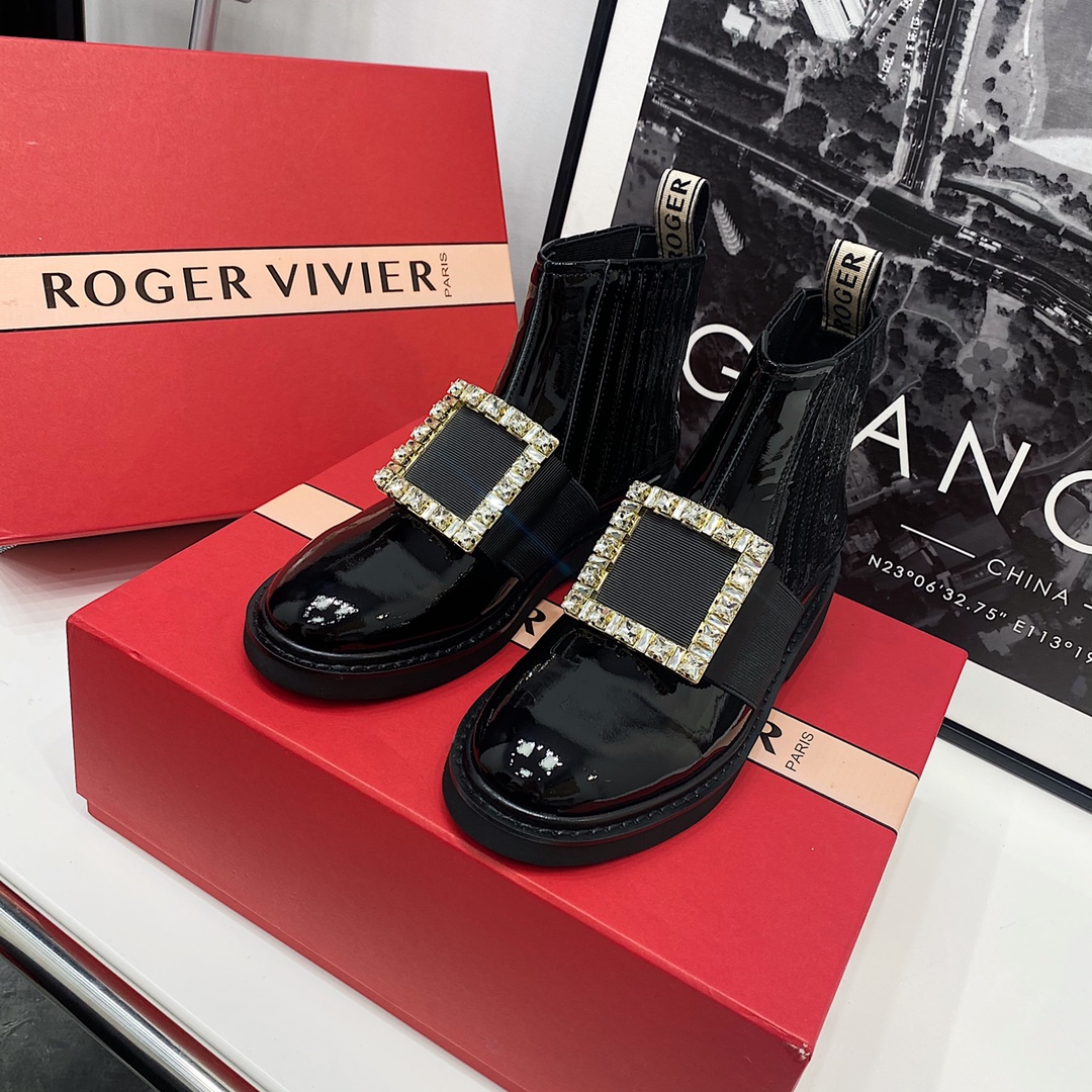 Roger Vivier leather buckle short ankle boots
