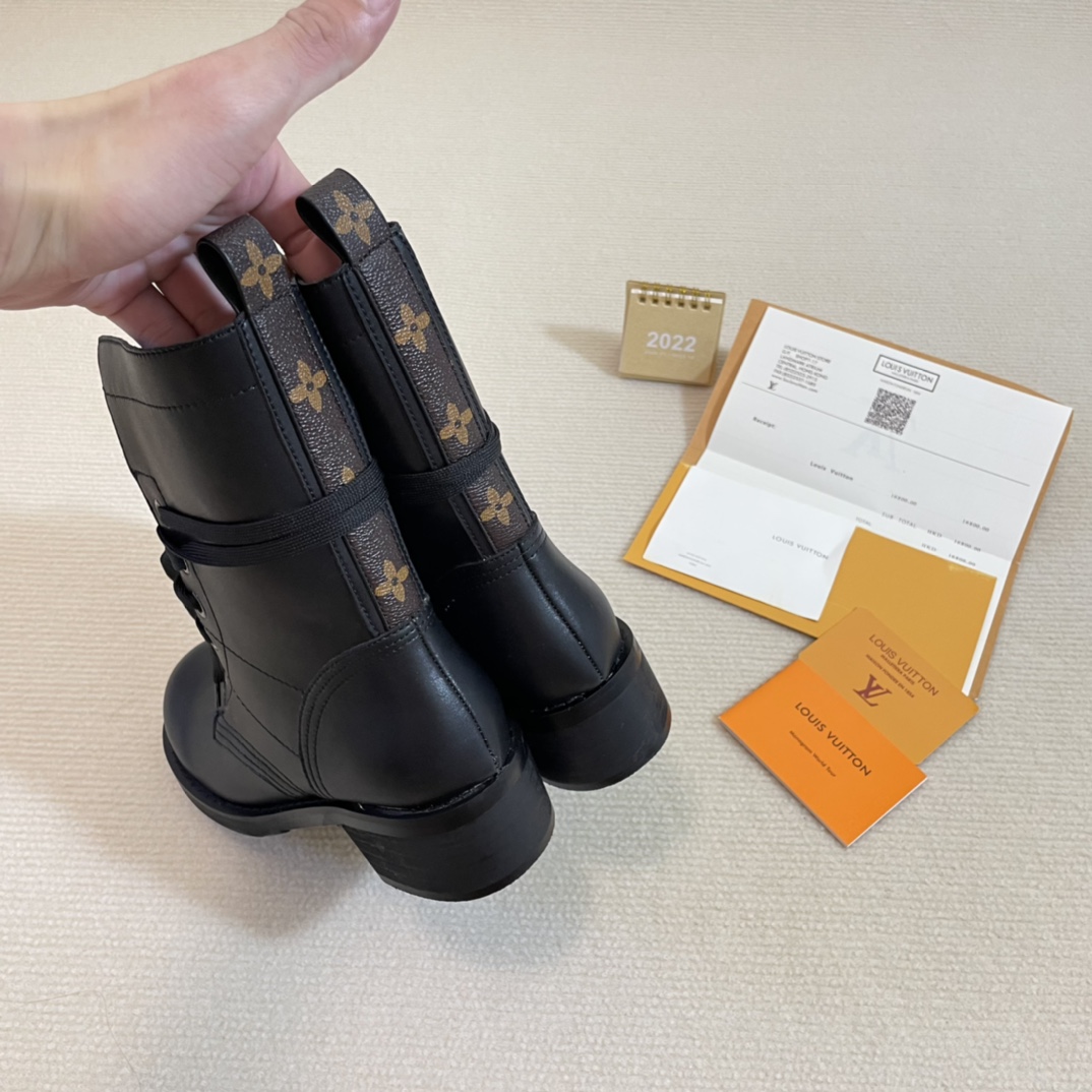 Louis Vuitton Classic lace-up mid-calf boots