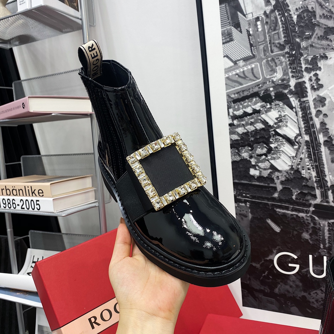 Roger Vivier leather buckle short ankle boots