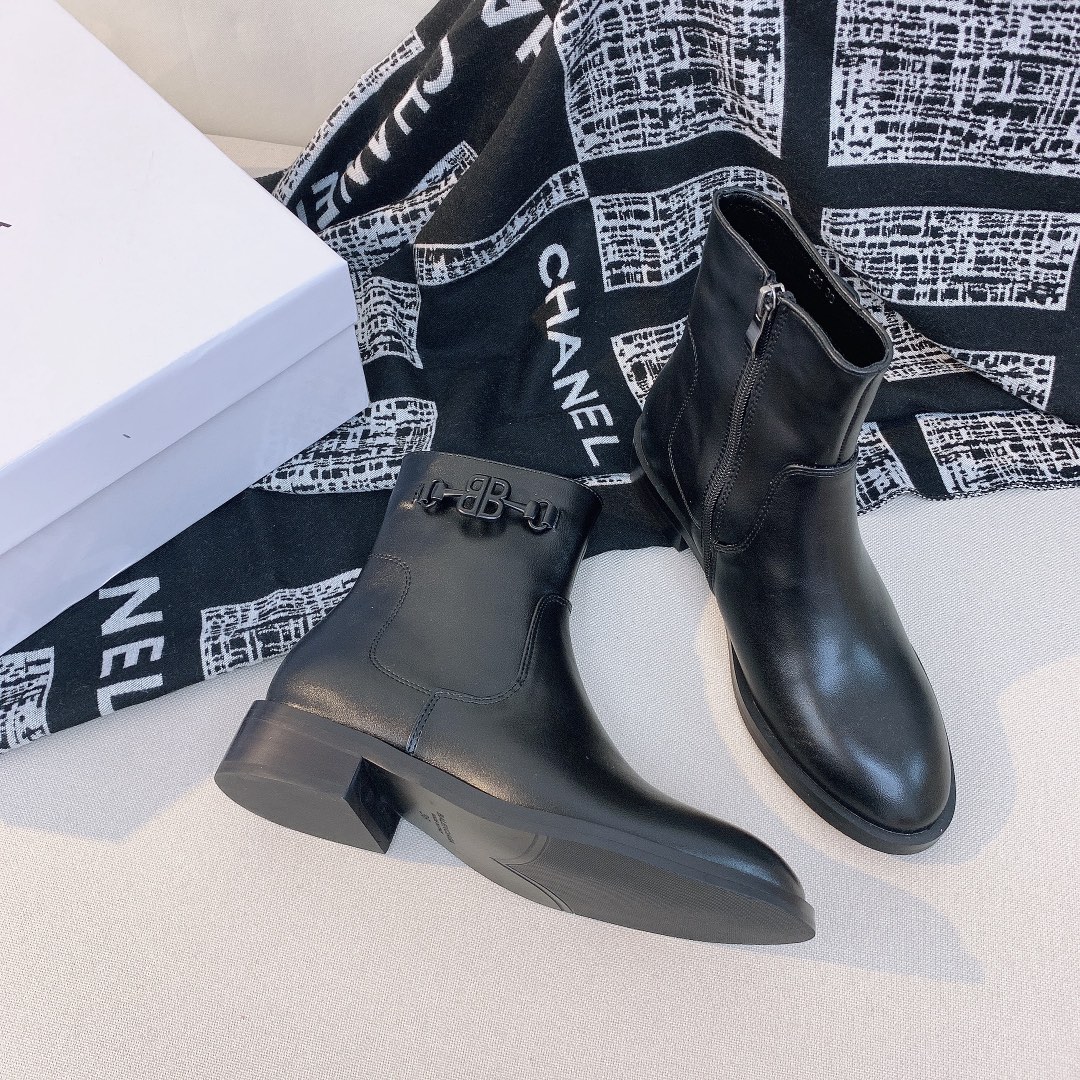 Balenciaga lace-up wool inside knee/ ankle boots