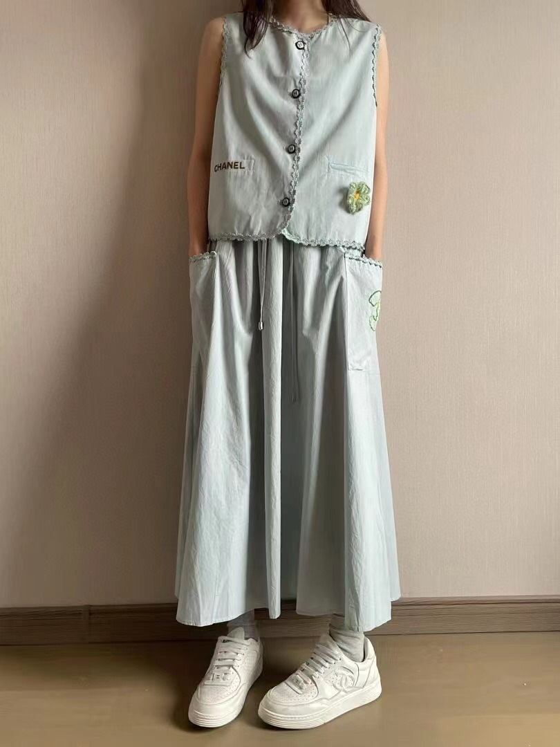 C Design New Suit (Floral Vest Top + Side Pocket Casual Skirt)