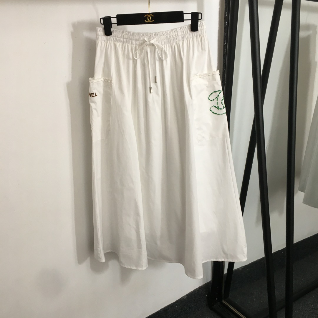 C Design New Suit (Floral Vest Top + Side Pocket Casual Skirt)