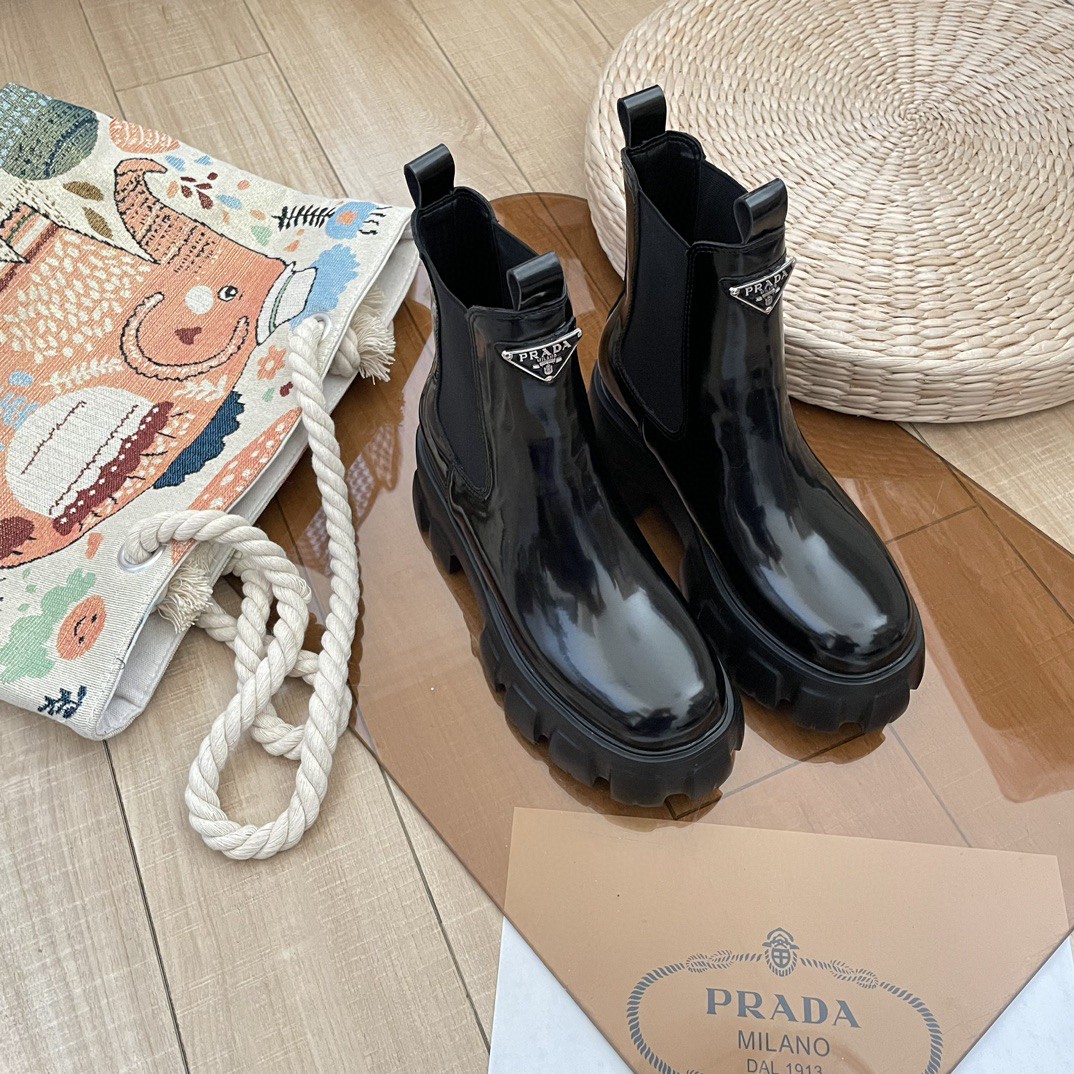 P Thick-soled Chelsea ankle boots