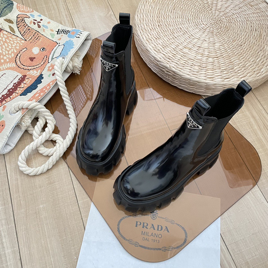 P Thick-soled Chelsea ankle boots