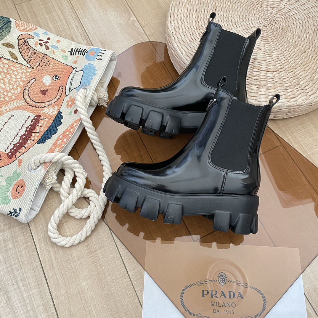 P Thick-soled Chelsea ankle boots