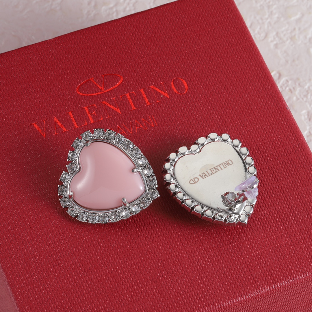 V heart earrings