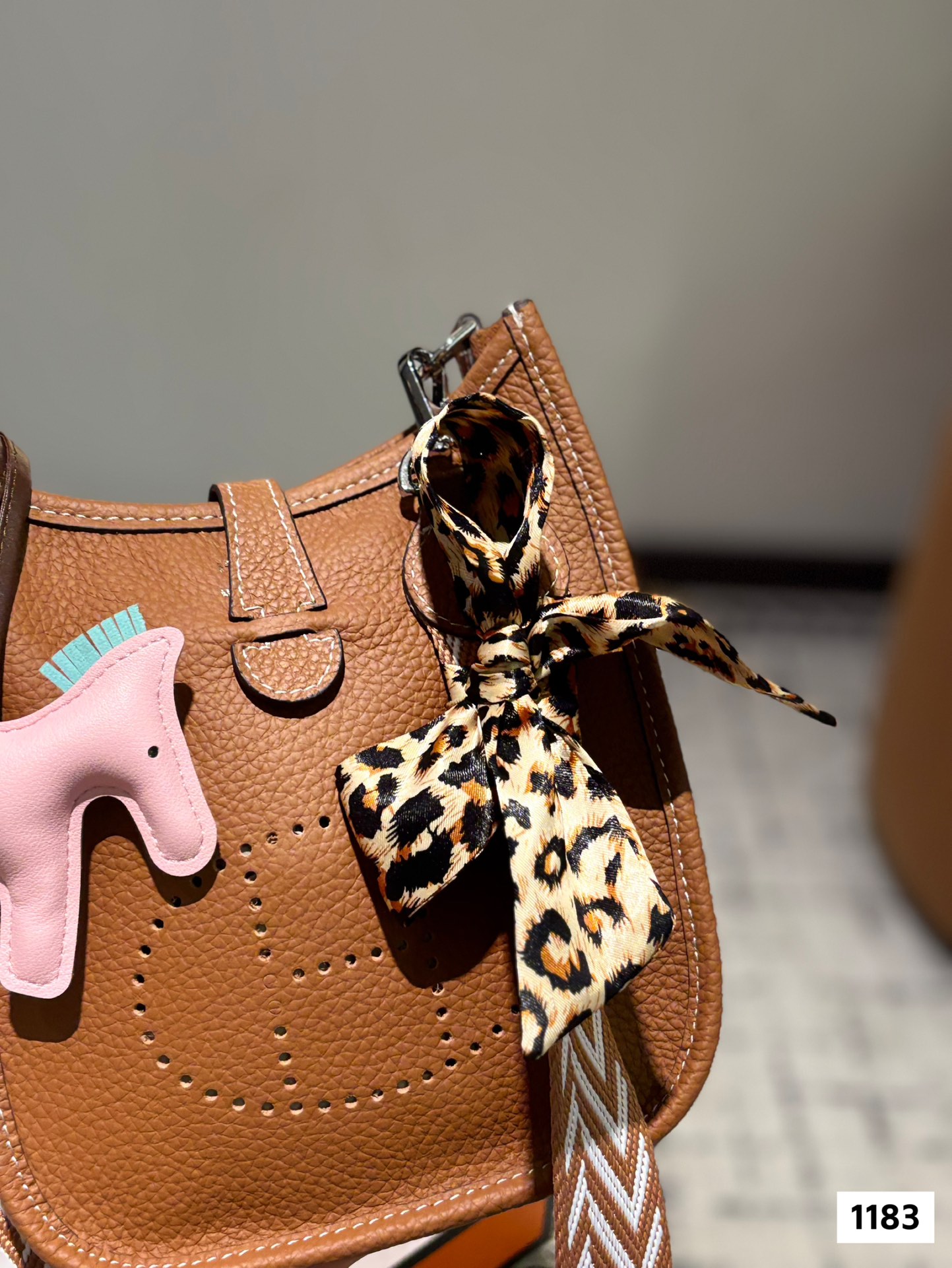 H Design New Small Crossbody Bag (without pendant)