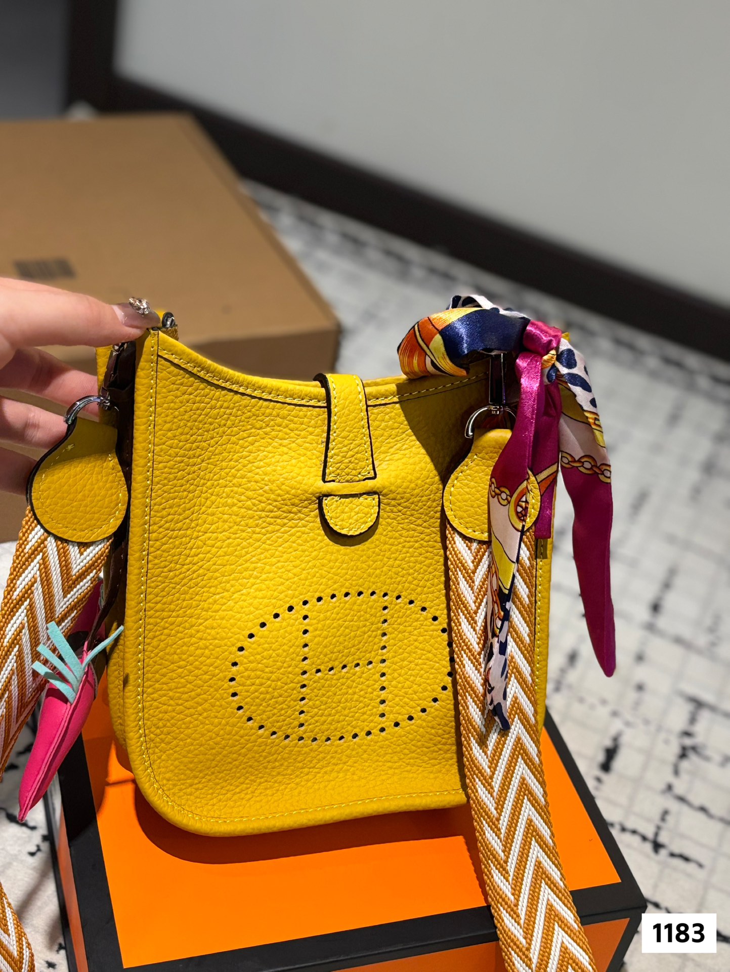 H Design New Small Crossbody Bag (without pendant)