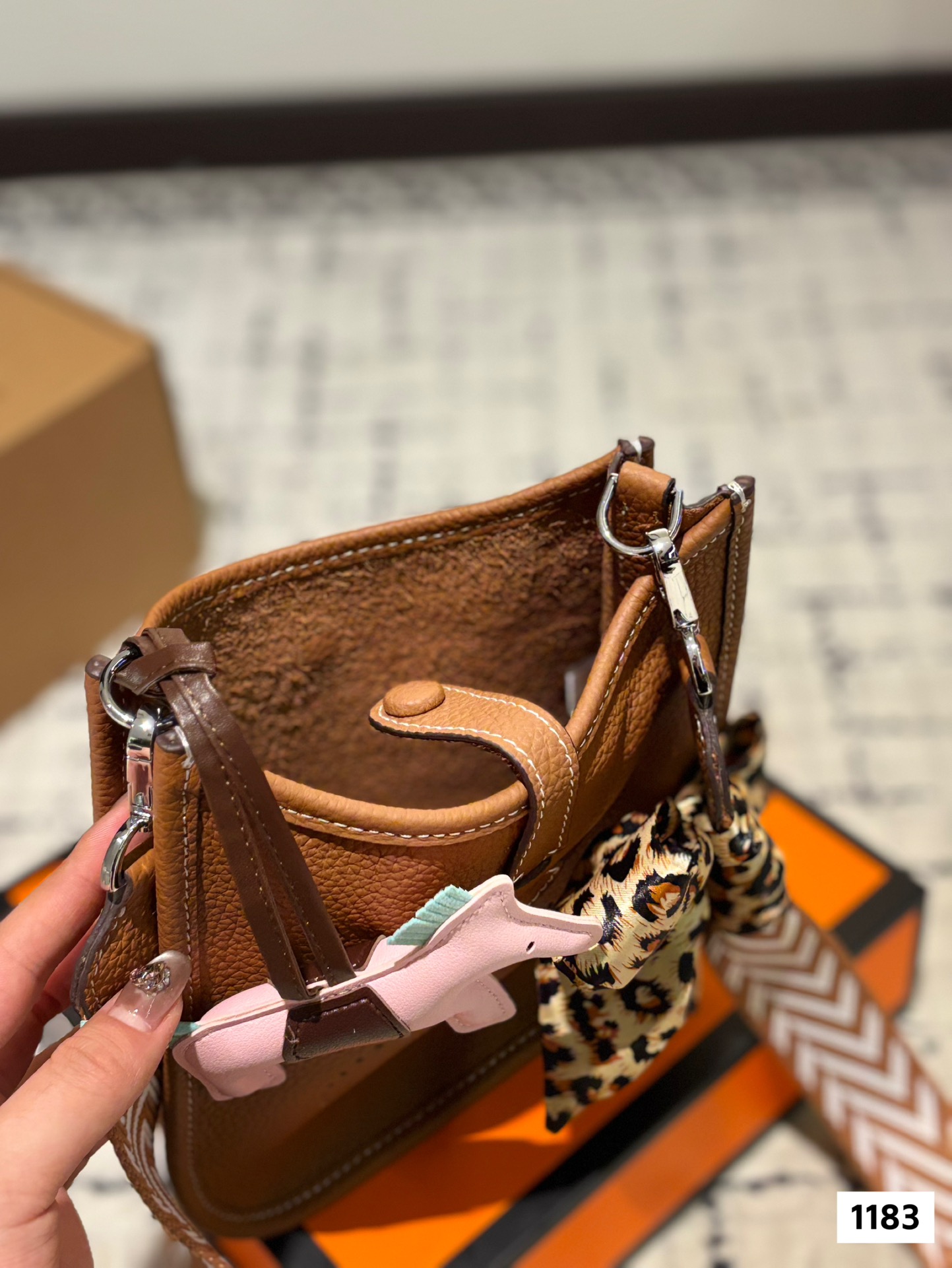 H Design New Small Crossbody Bag (without pendant)