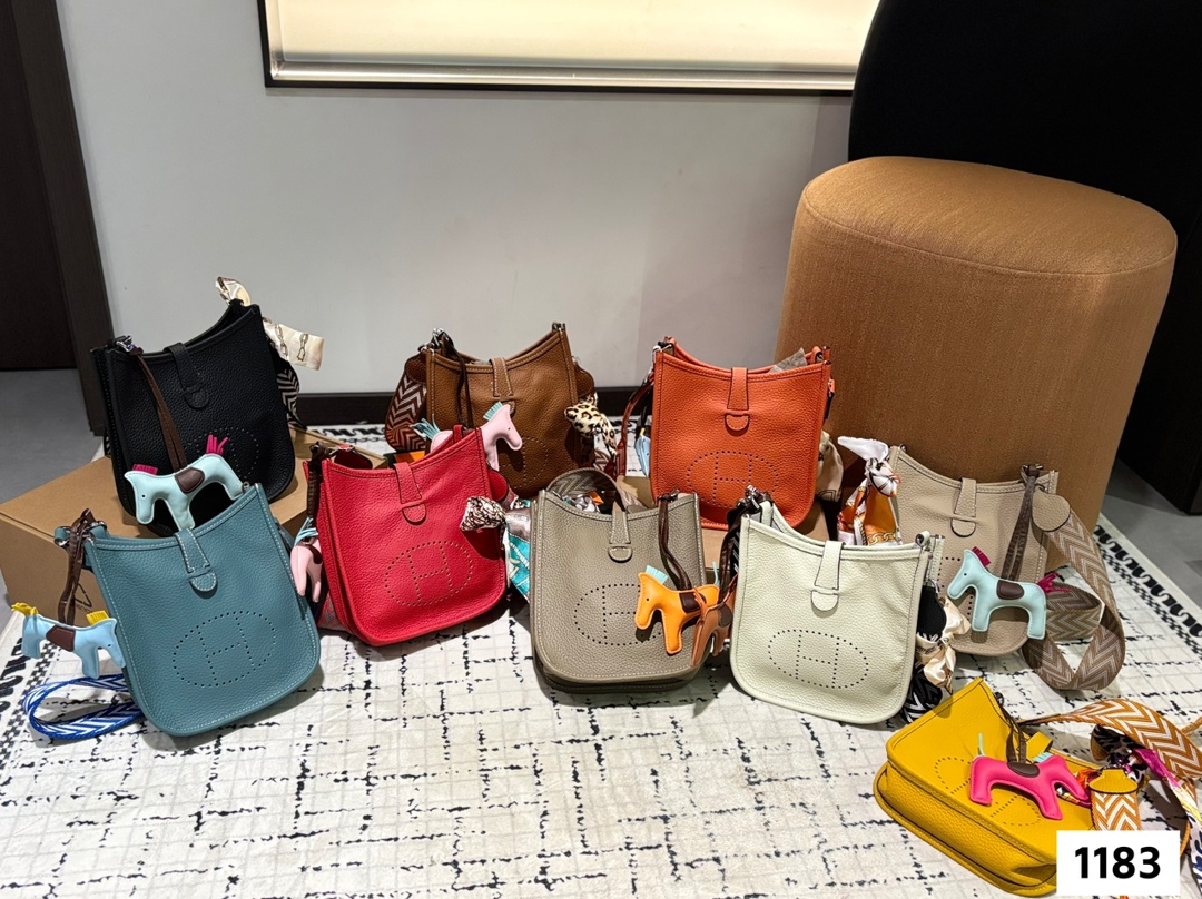 H Design New Small Crossbody Bag (without pendant)