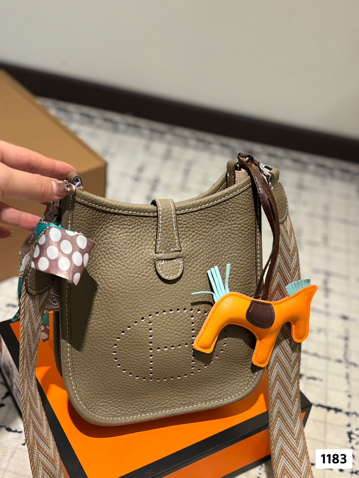 H Design New Small Crossbody Bag (without pendant)