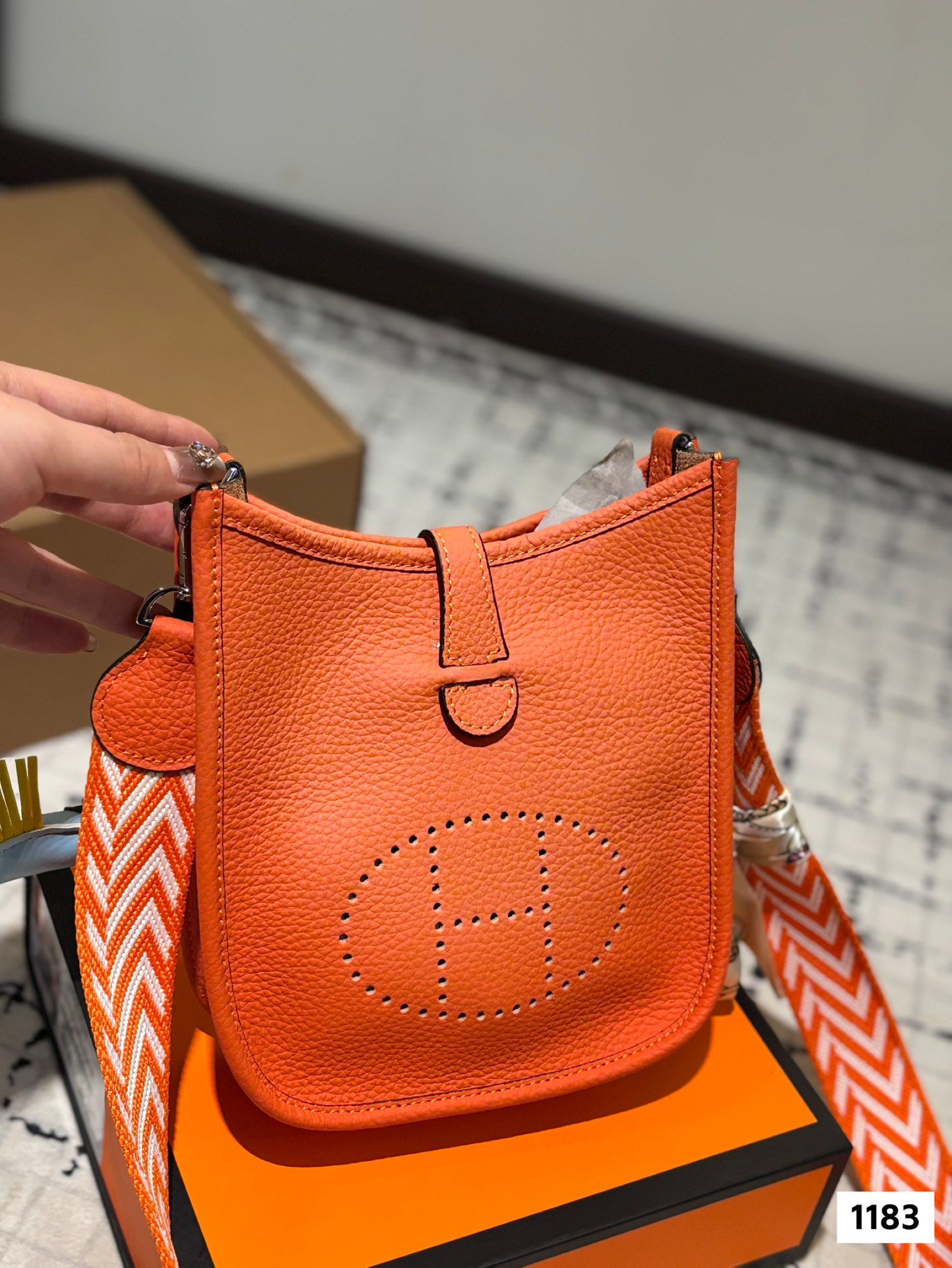 H Design New Small Crossbody Bag (without pendant)