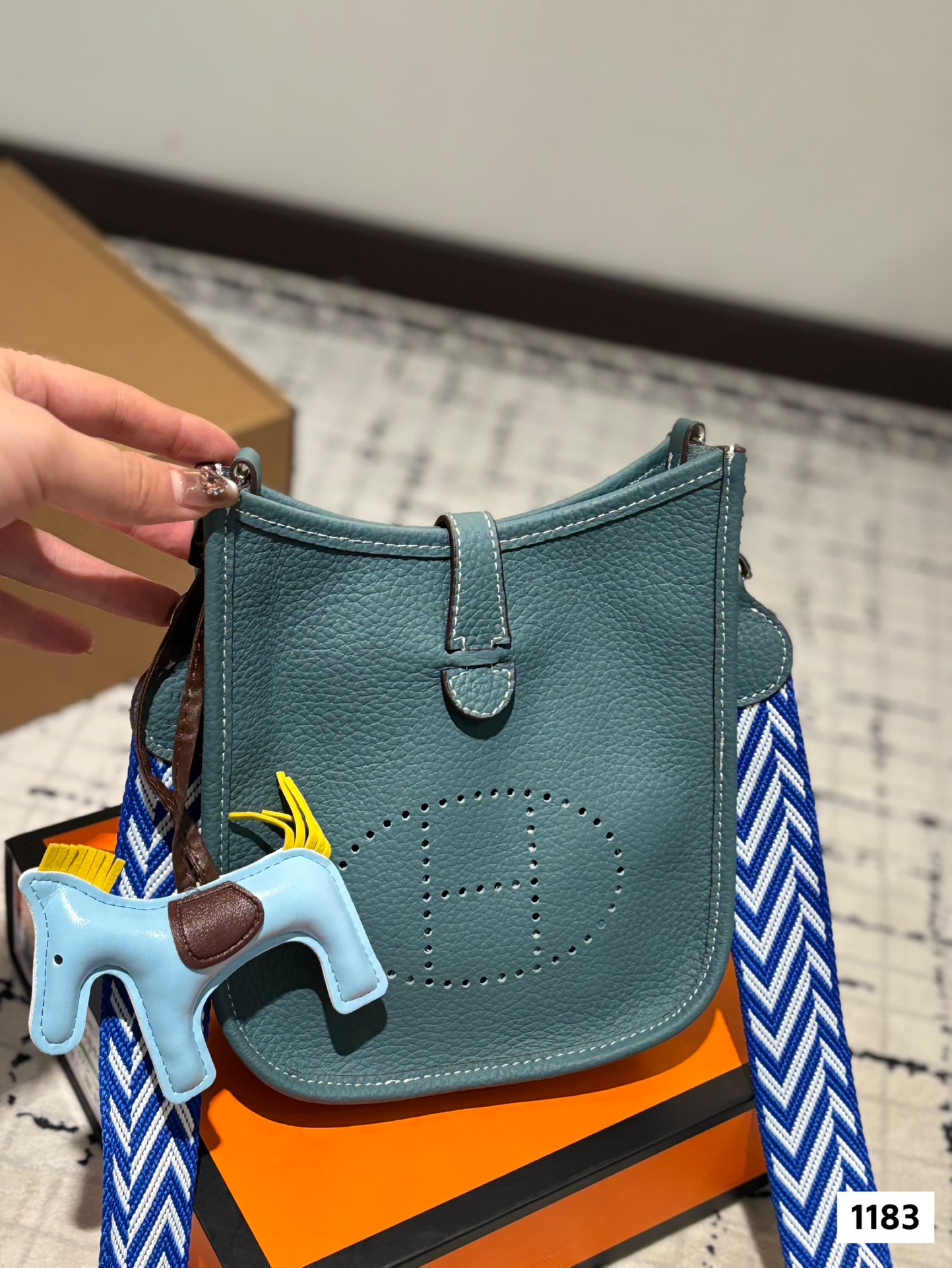 H Design New Small Crossbody Bag (without pendant)