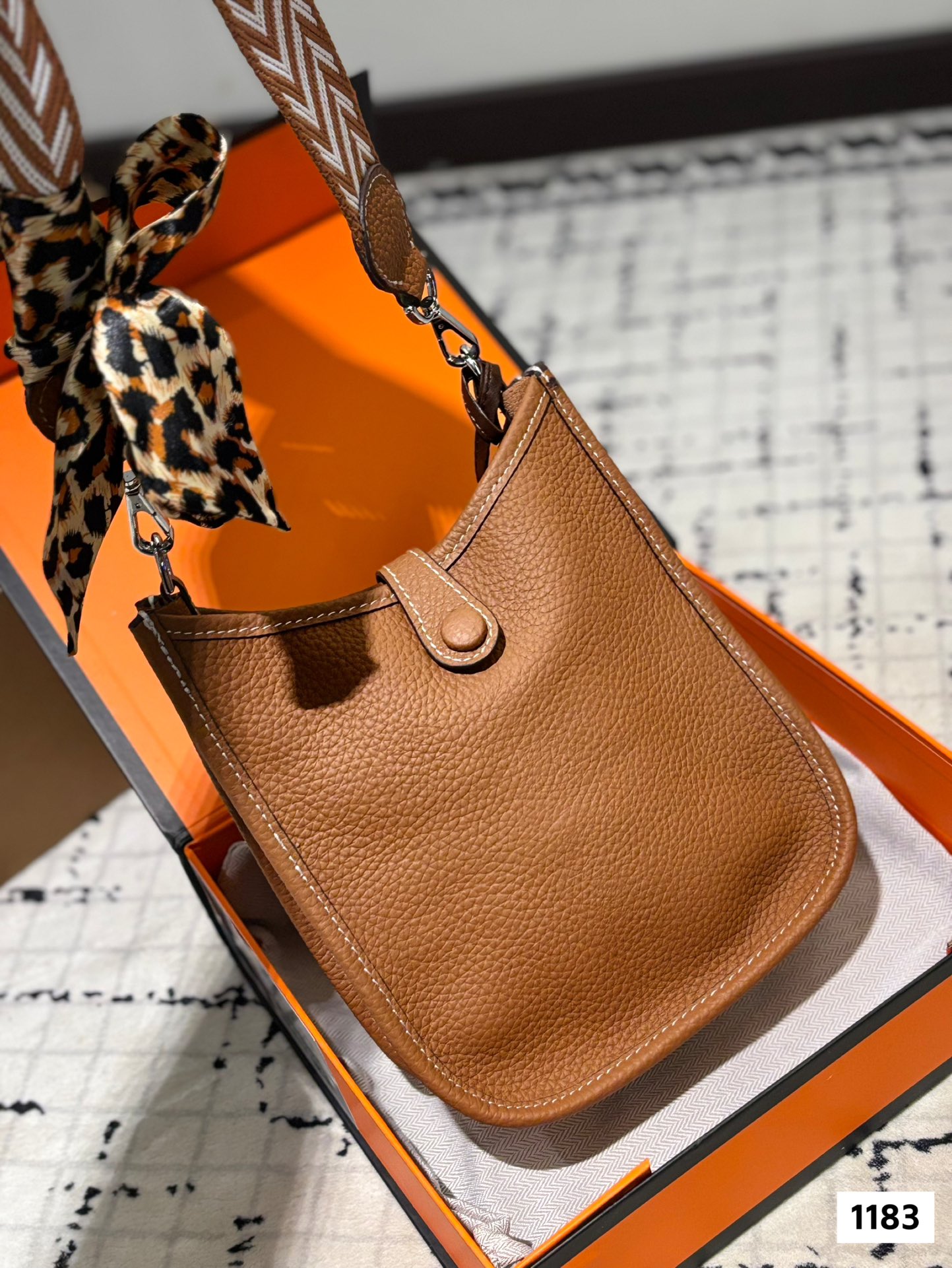 H Design New Small Crossbody Bag (without pendant)