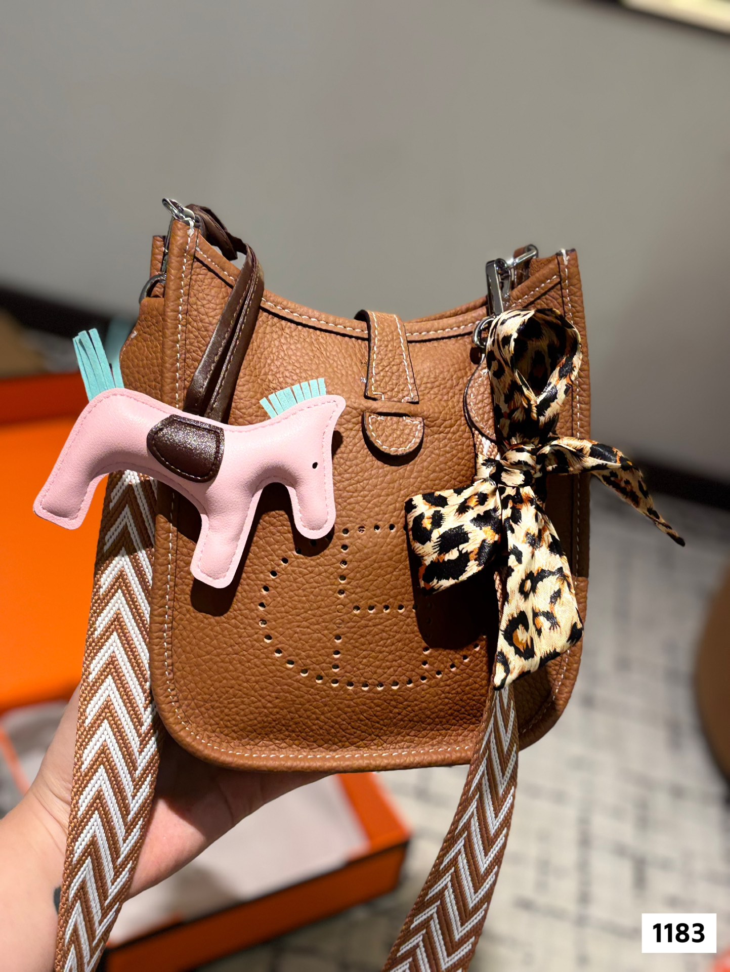 H Design New Small Crossbody Bag (without pendant)