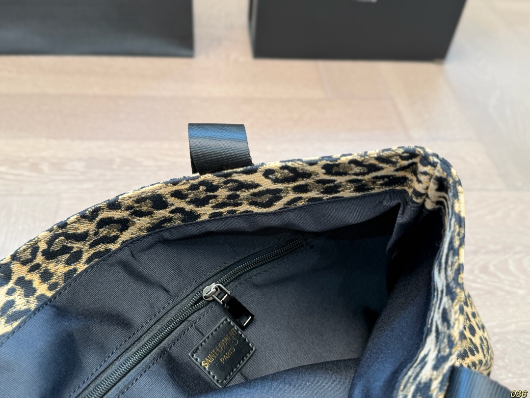 Y leopard print tote bag