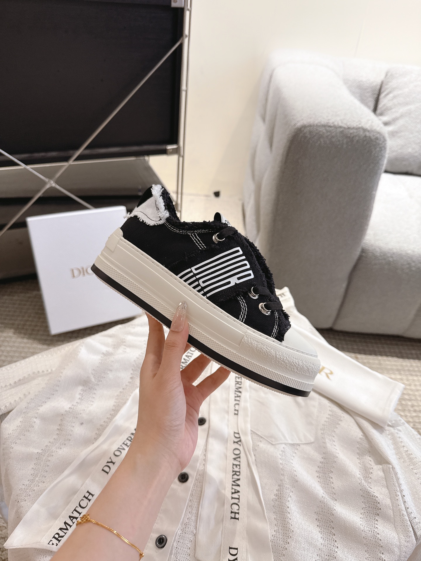 D tassel beggar thick-soled canvas sneakers