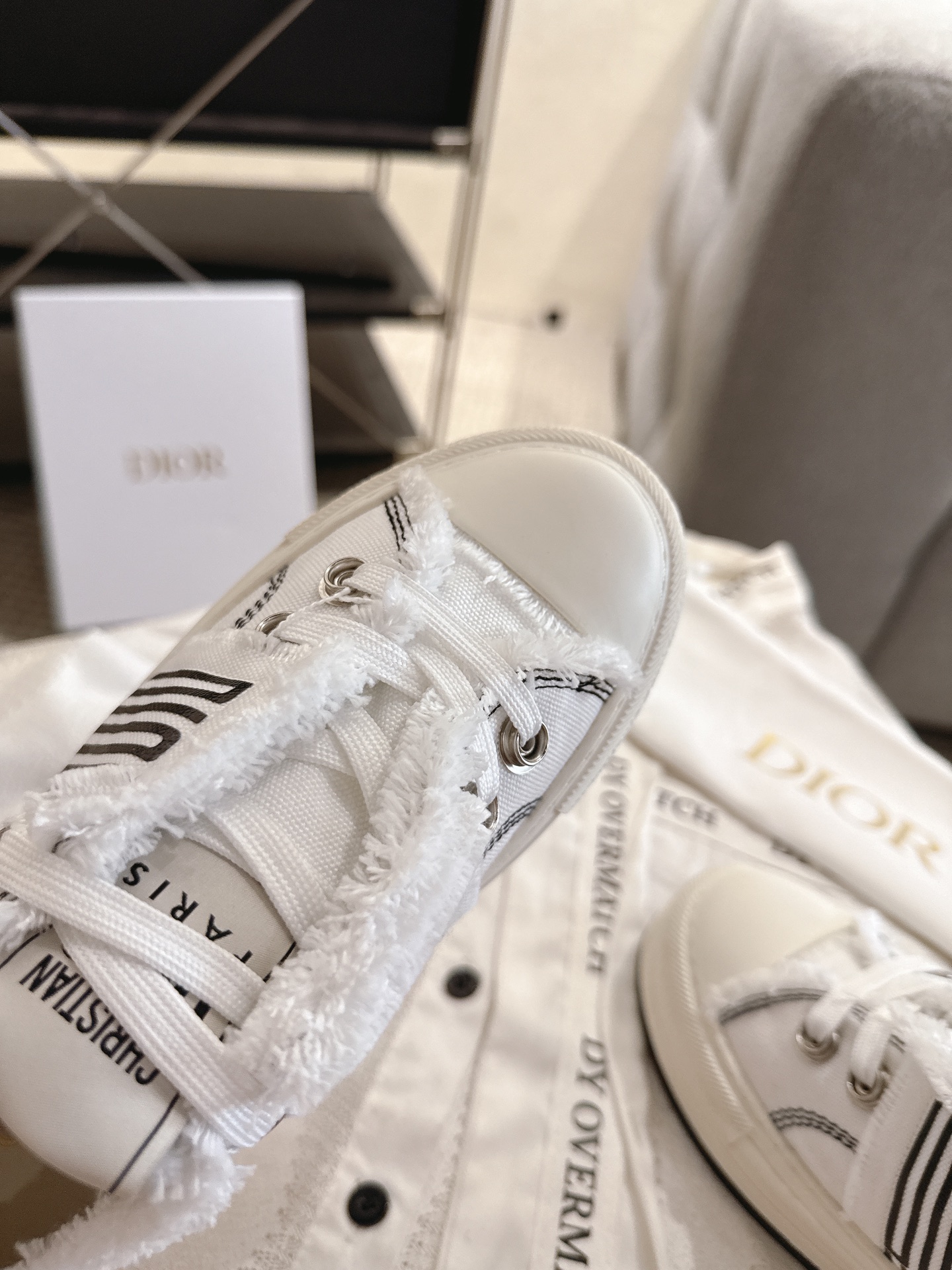 D tassel beggar thick-soled canvas sneakers