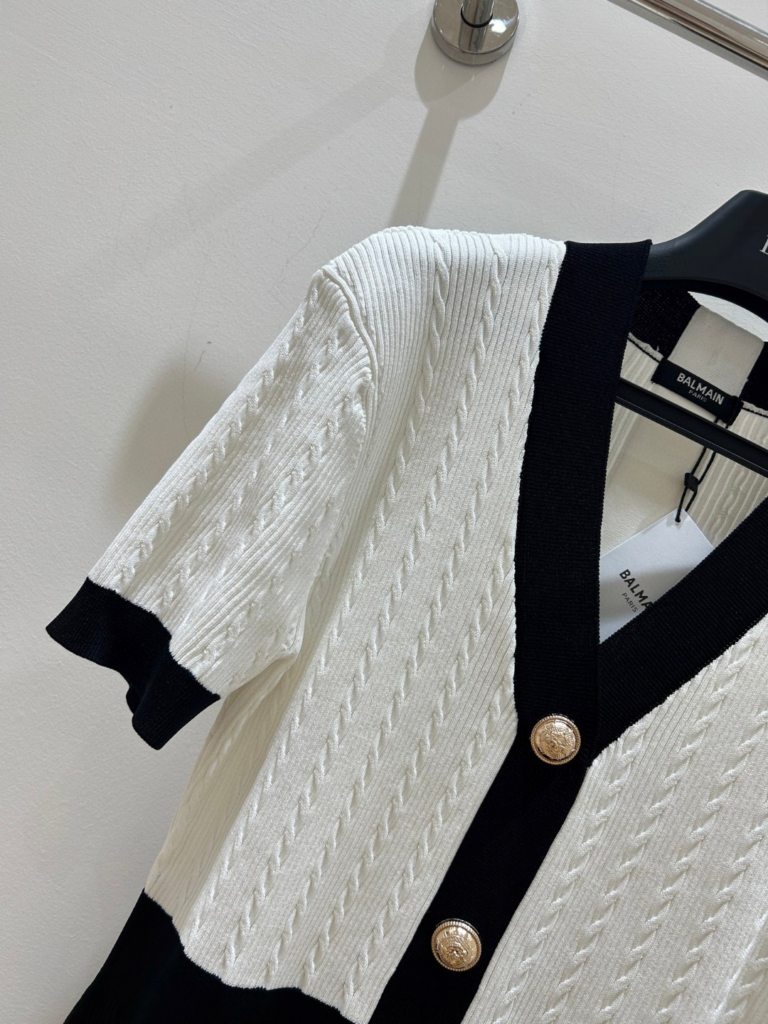 B Fashion High end Women's V-neck Metal Button Short sleeved Dress