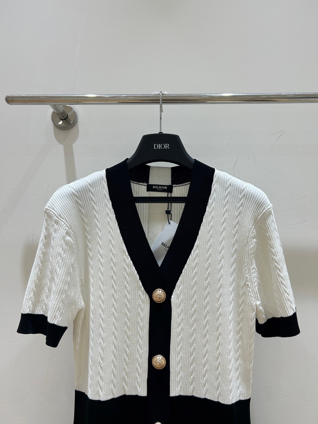 B Fashion High end Women's V-neck Metal Button Short sleeved Dress