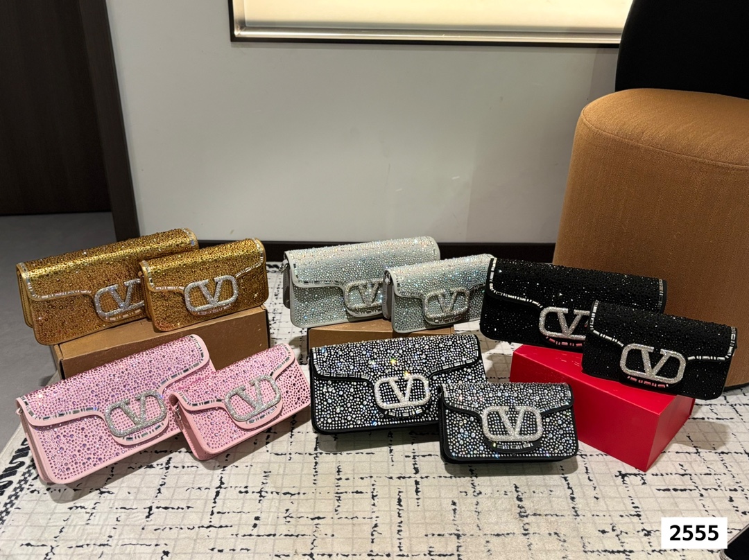 V design Loco shoulder bag