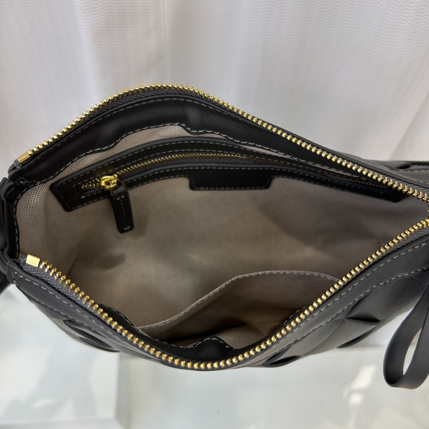 B Design New Plain Diamond Check Woven Crossbody Bag