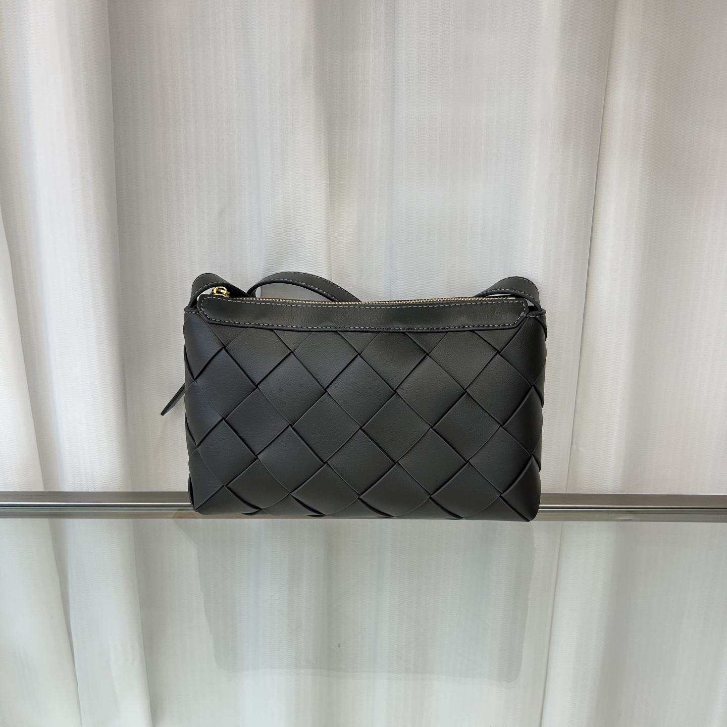B Design New Plain Diamond Check Woven Crossbody Bag