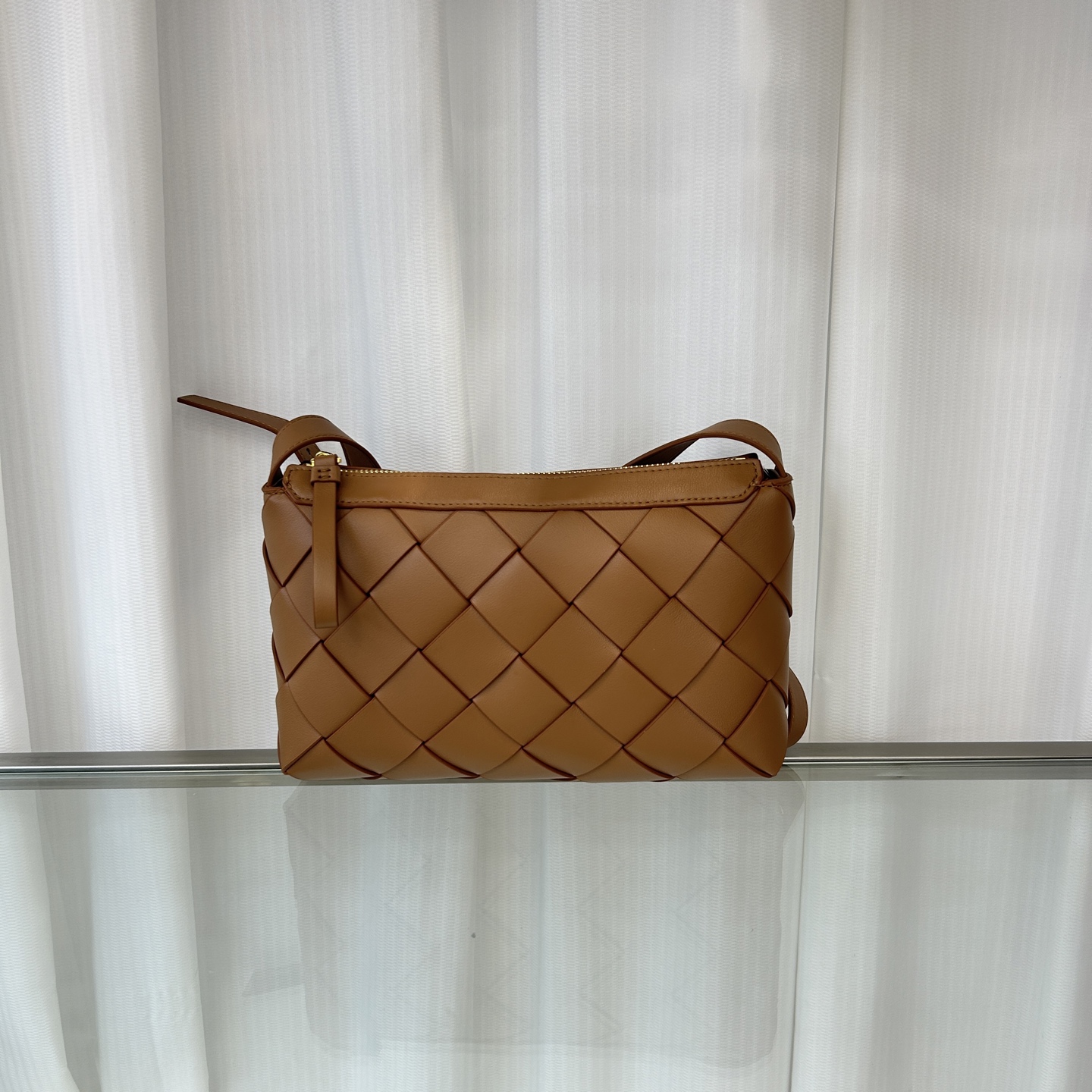 B Design New Plain Diamond Check Woven Crossbody Bag
