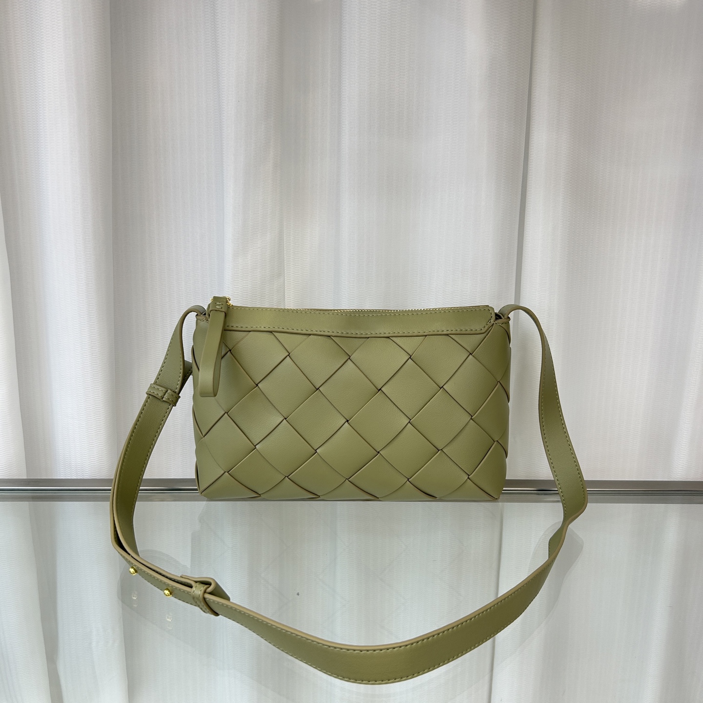 B Design New Plain Diamond Check Woven Crossbody Bag