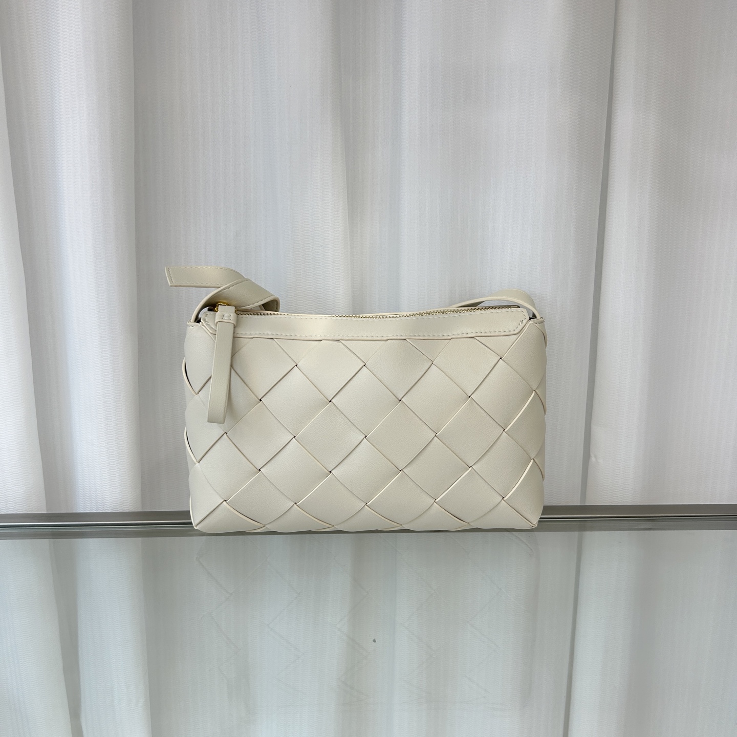 B Design New Plain Diamond Check Woven Crossbody Bag