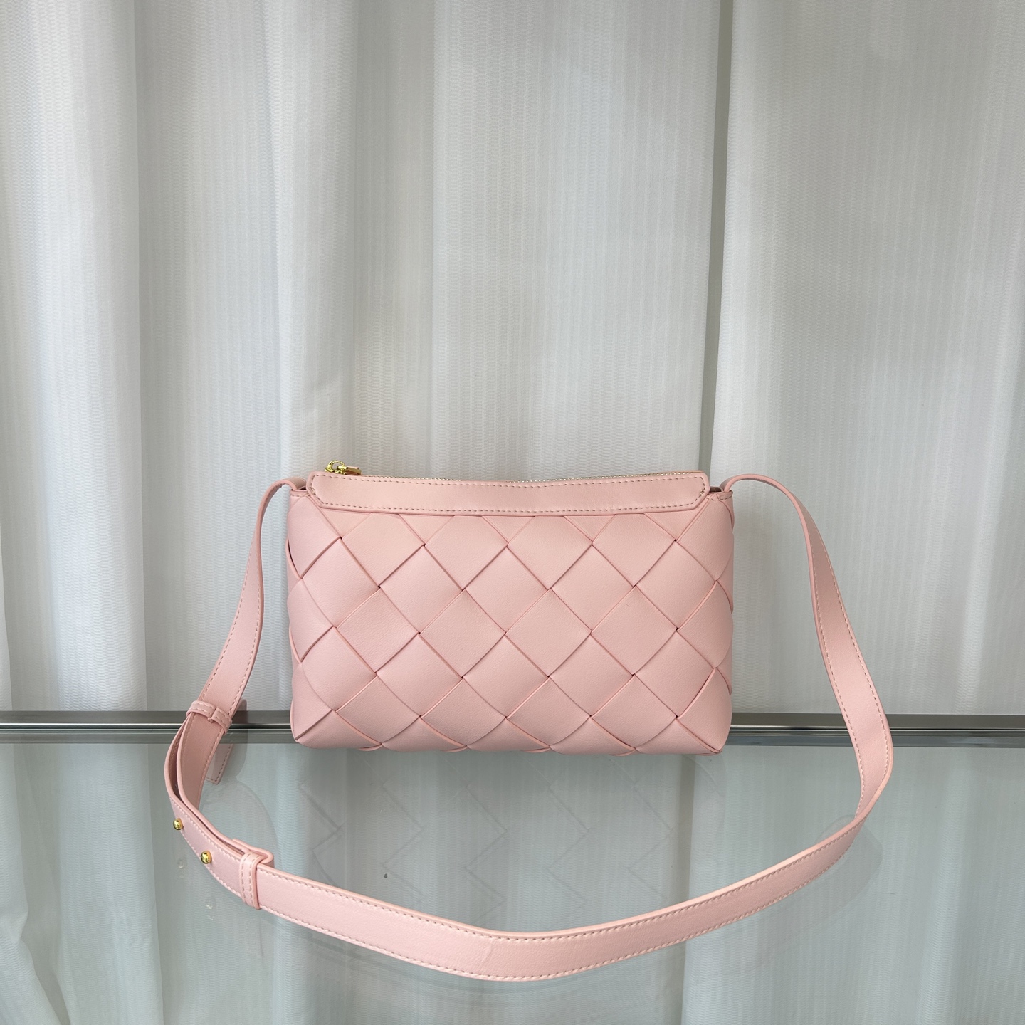B Design New Plain Diamond Check Woven Crossbody Bag